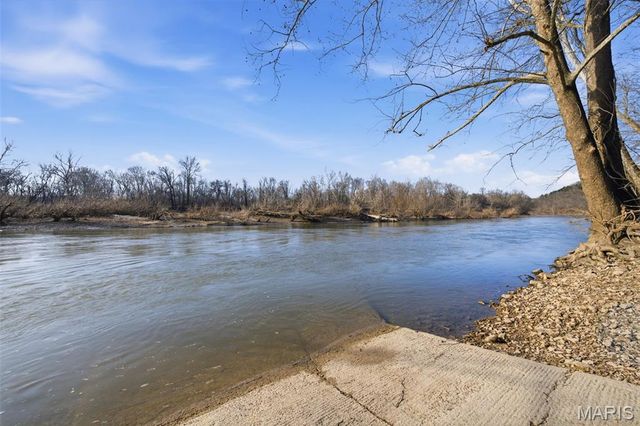 1387 Hartshorn Drive, Hermann, MO 65041