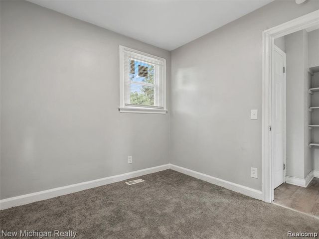 20805 S Chrysler Drive, Hazel Park, MI 48030