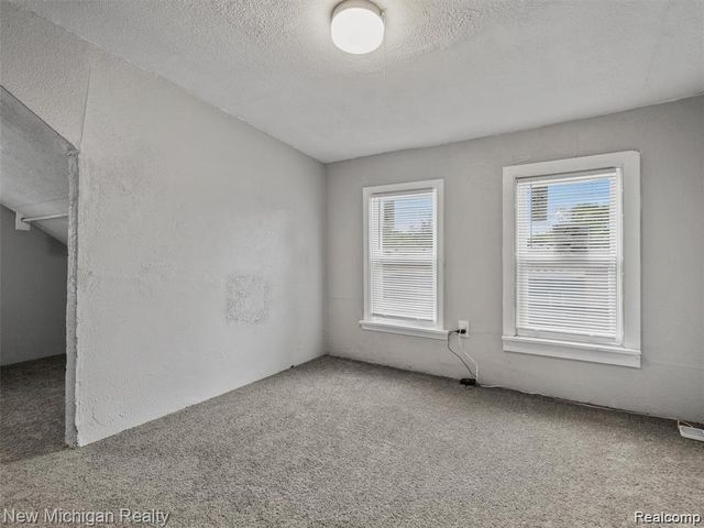 20805 S Chrysler Drive, Hazel Park, MI 48030