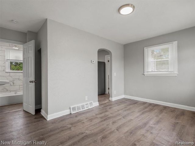 20805 S Chrysler Drive, Hazel Park, MI 48030