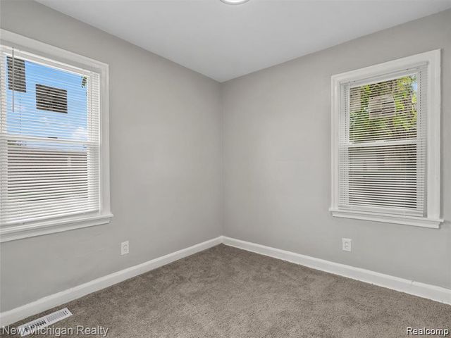 20805 S Chrysler Drive, Hazel Park, MI 48030