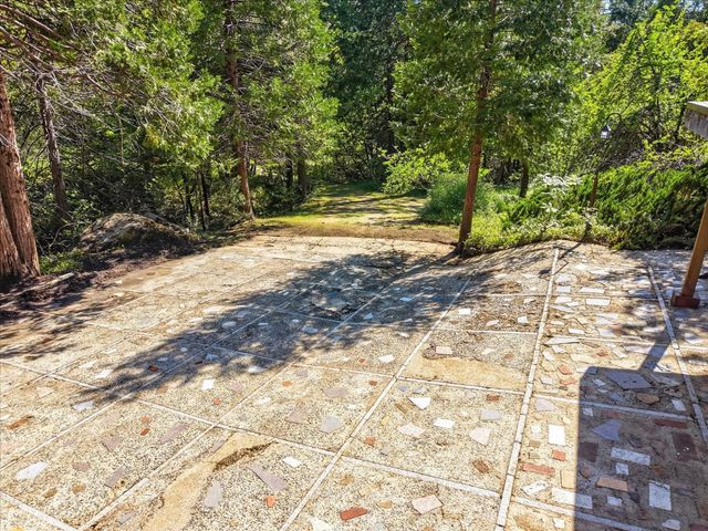 45167 Tolladay Rd, Oakhurst, CA 93654