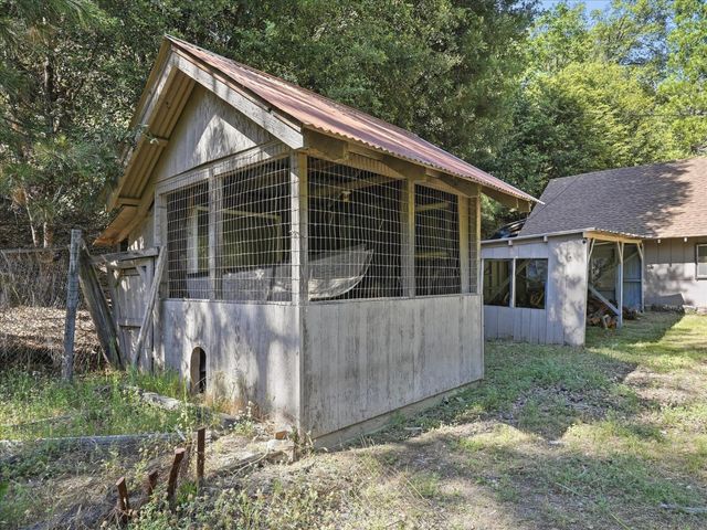 45167 Tolladay Rd, Oakhurst, CA 93654