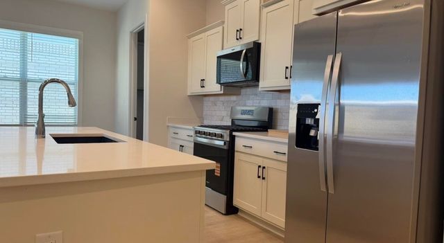 5730 ARDSLEY DR E, Arlington, TN 38002