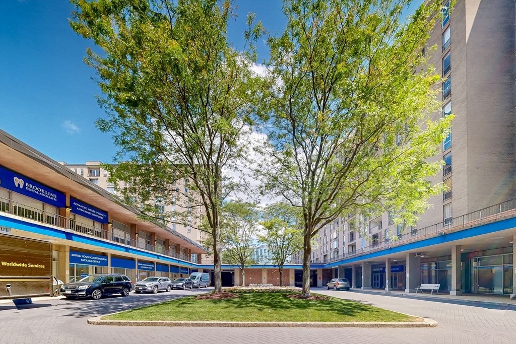 77 Pond Avenue 1207, Brookline, MA 02445