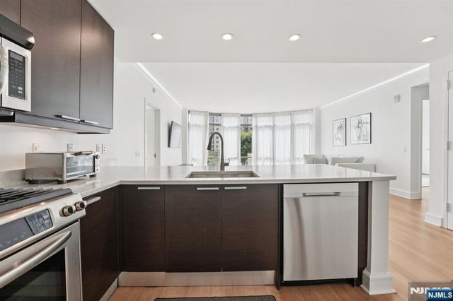 8100 River Road 502, North Bergen, NJ 07047