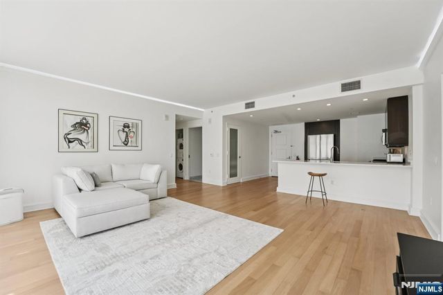 8100 River Road 502, North Bergen, NJ 07047