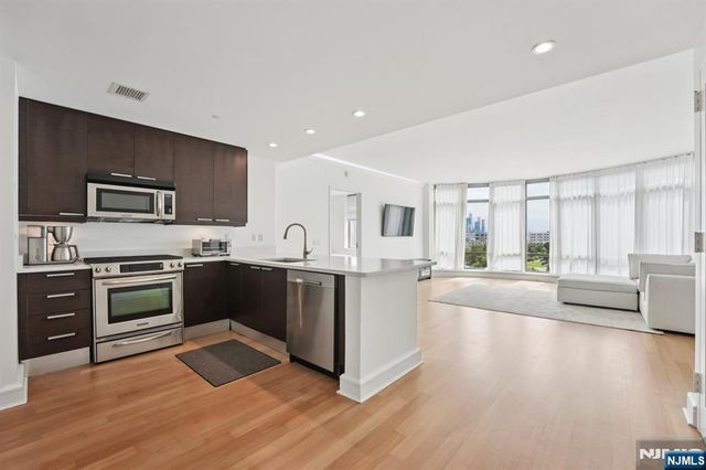 8100 River Road 502, North Bergen, NJ 07047