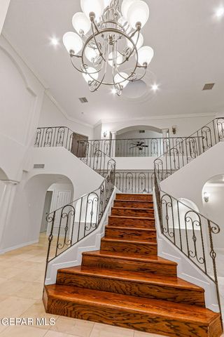 1039 CALLE FLOR Place, El Paso, TX 79912