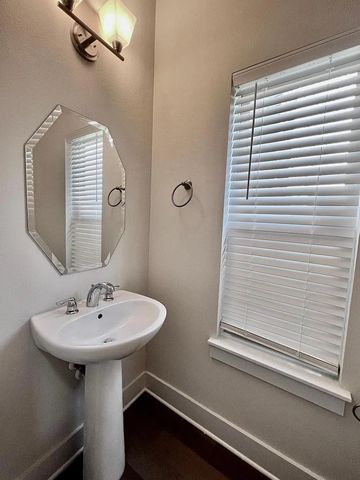 13501 Metric BLVD 1, Austin, TX 78727