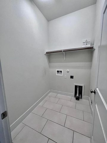 13501 Metric BLVD 1, Austin, TX 78727