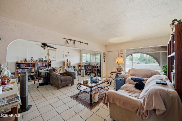 1350 E OSBORN Road, Phoenix, AZ 85014