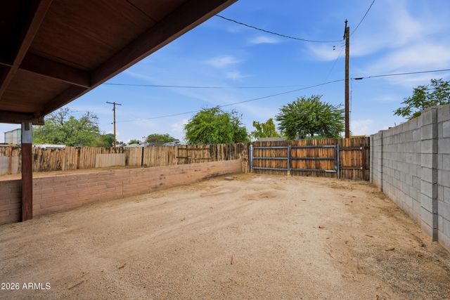 1350 E OSBORN Road, Phoenix, AZ 85014