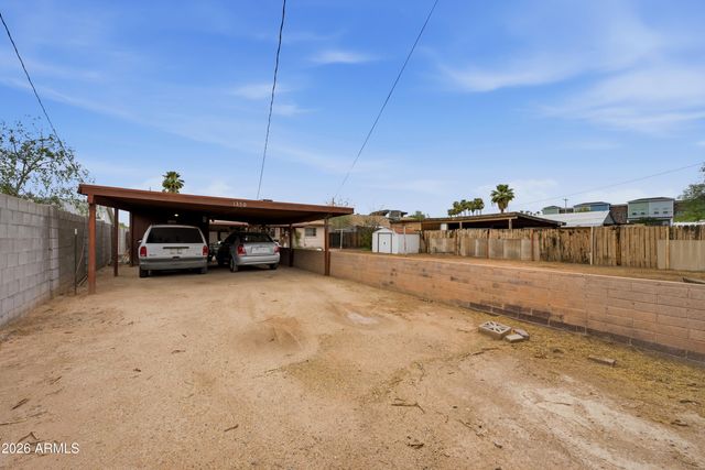 1350 E OSBORN Road, Phoenix, AZ 85014