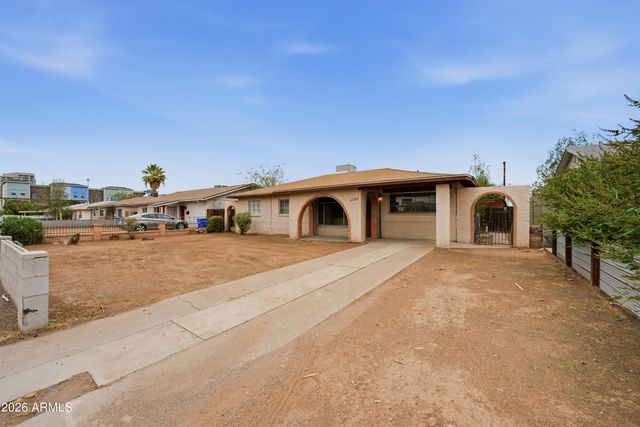 1350 E OSBORN Road, Phoenix, AZ 85014