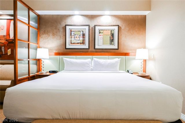 145 East HARMON Avenue 411, Las Vegas, NV 89109