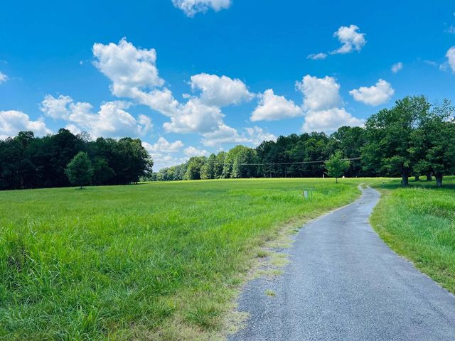 330 Dockery Road, Russell Springs, KY 42642