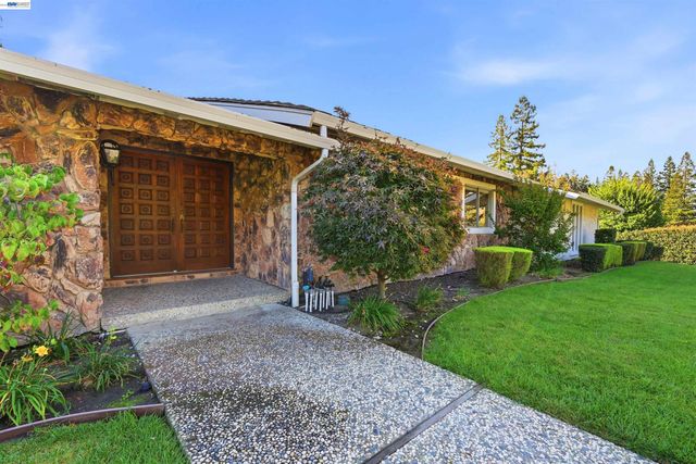 11 Ray Court, Alamo, CA 94507