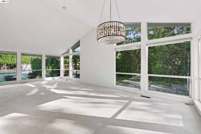11 Ray Court, Alamo, CA 94507
