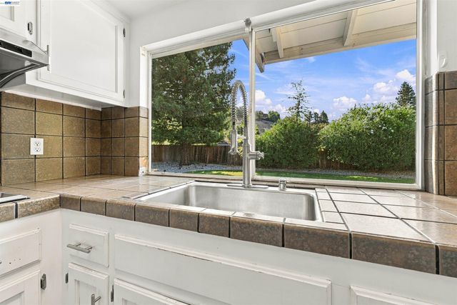 11 Ray Court, Alamo, CA 94507