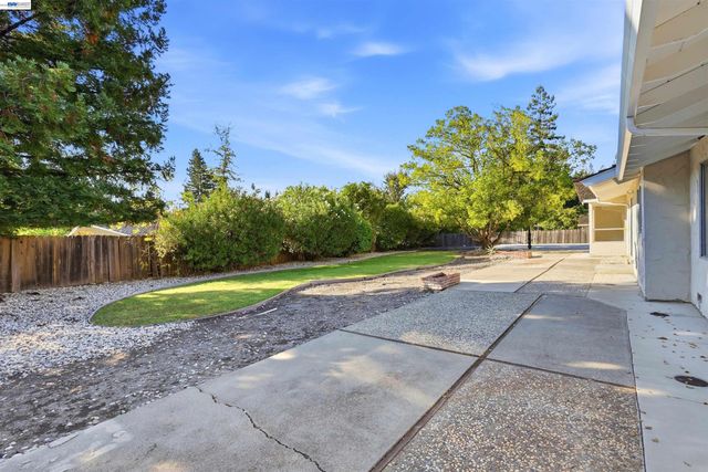 11 Ray Court, Alamo, CA 94507