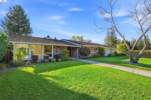 11 Ray Court, Alamo, CA 94507