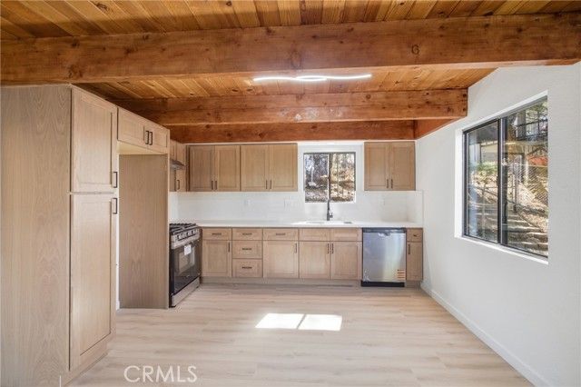 2386 Independence Lane, Running Springs, CA 92382