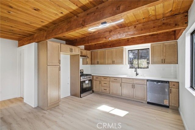 2386 Independence Lane, Running Springs, CA 92382