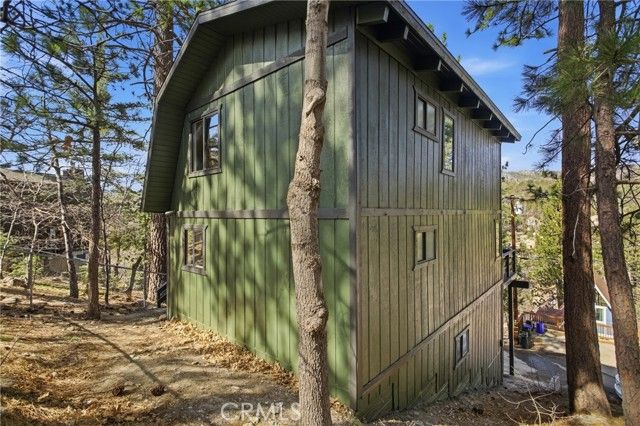 2386 Independence Lane, Running Springs, CA 92382