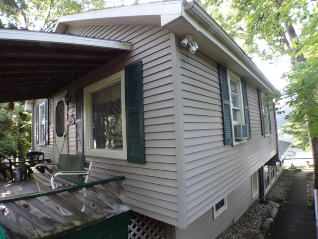 5701 Head Lake Road, Hope Twp, MI 49058