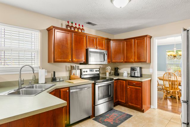 1059 Man O' War Drive, Frankfort, KY 40601
