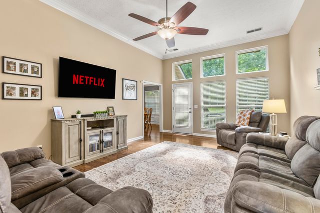 1059 Man O' War Drive, Frankfort, KY 40601