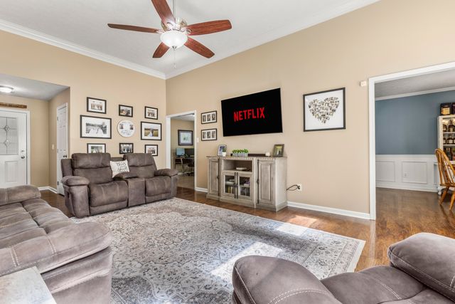 1059 Man O' War Drive, Frankfort, KY 40601
