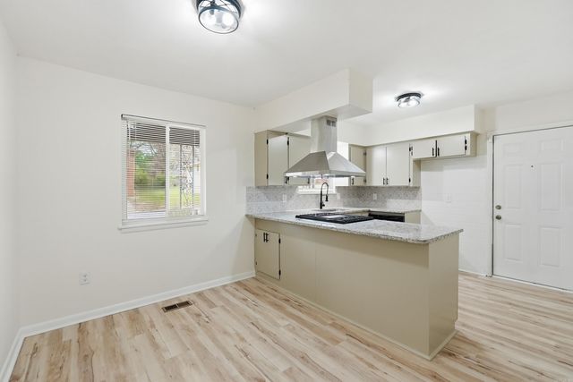 6907 W 32Nd St, Little Rock, AR 72204