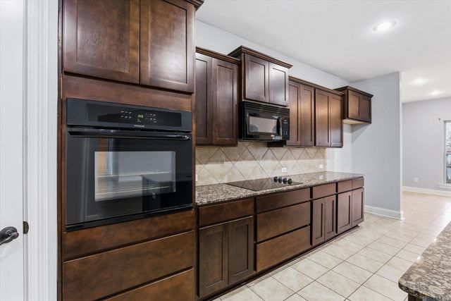 17553 Hoods Ridge Dr, Prairieville, LA 70769