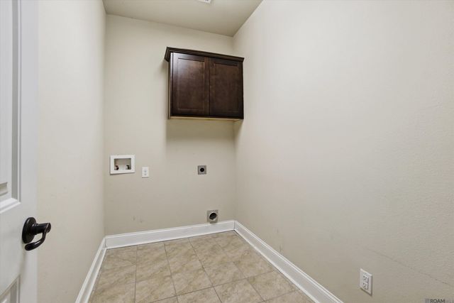 17553 Hoods Ridge Dr, Prairieville, LA 70769