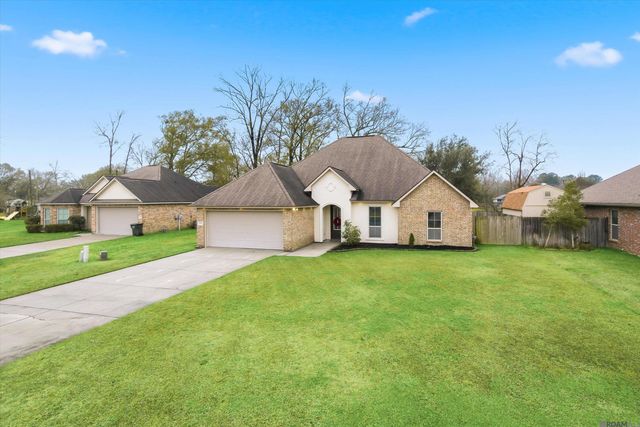 17553 Hoods Ridge Dr, Prairieville, LA 70769