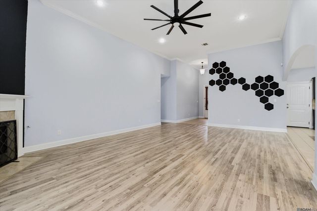 17553 Hoods Ridge Dr, Prairieville, LA 70769