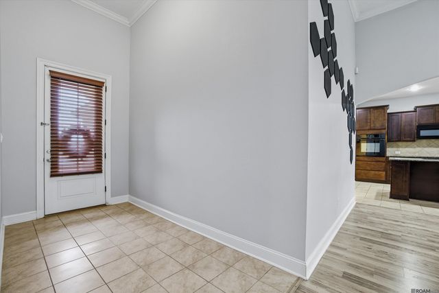 17553 Hoods Ridge Dr, Prairieville, LA 70769