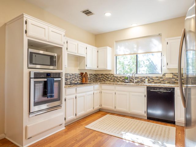 8906 Scotsman DR, Austin, TX 78750