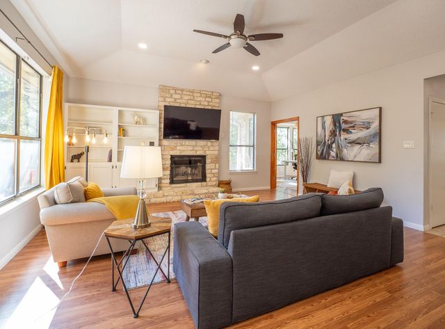 8906 Scotsman DR, Austin, TX 78750