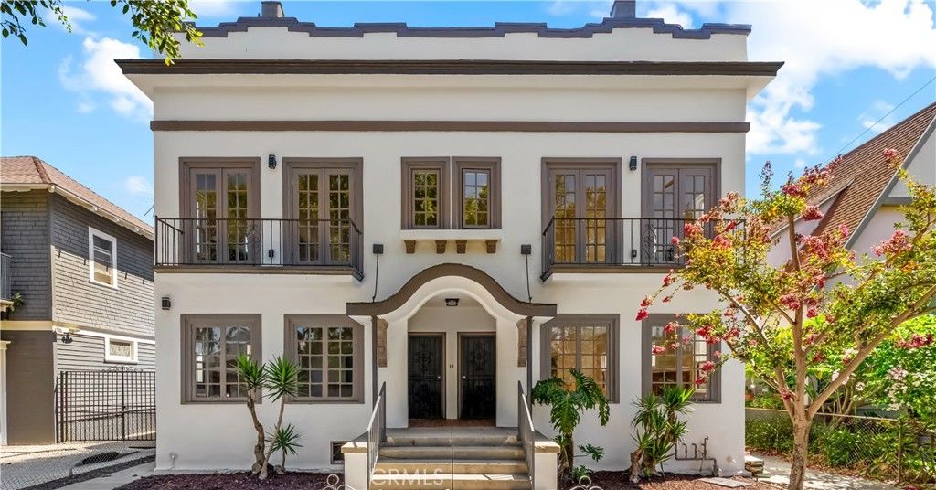 2220 Raymond, Los Angeles, CA 90007 — exterior