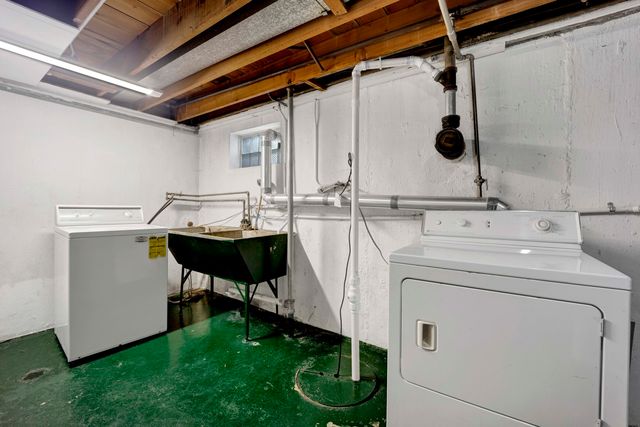 5360 N Lynch Avenue, Chicago, IL 60630