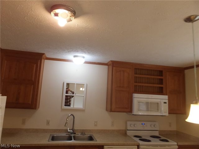 330 Gemini Drive, Dover, OH 44622