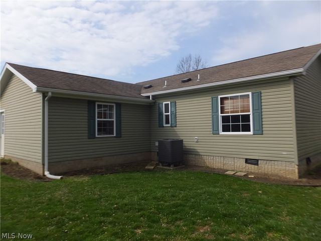 330 Gemini Drive, Dover, OH 44622