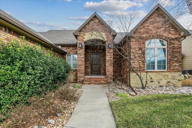 526 N Woodridge St, Wichita, KS 67206