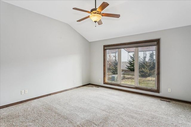 526 N Woodridge St, Wichita, KS 67206