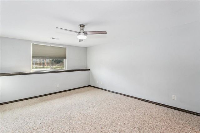 526 N Woodridge St, Wichita, KS 67206