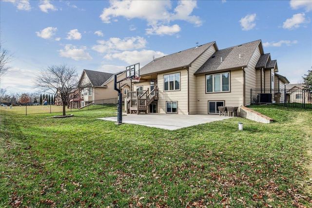 526 N Woodridge St, Wichita, KS 67206