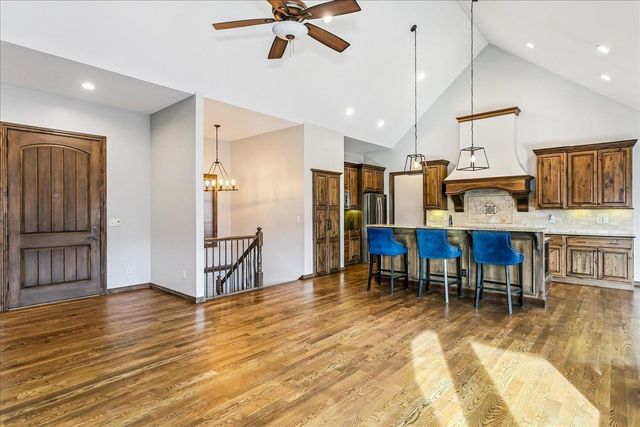 526 N Woodridge St, Wichita, KS 67206